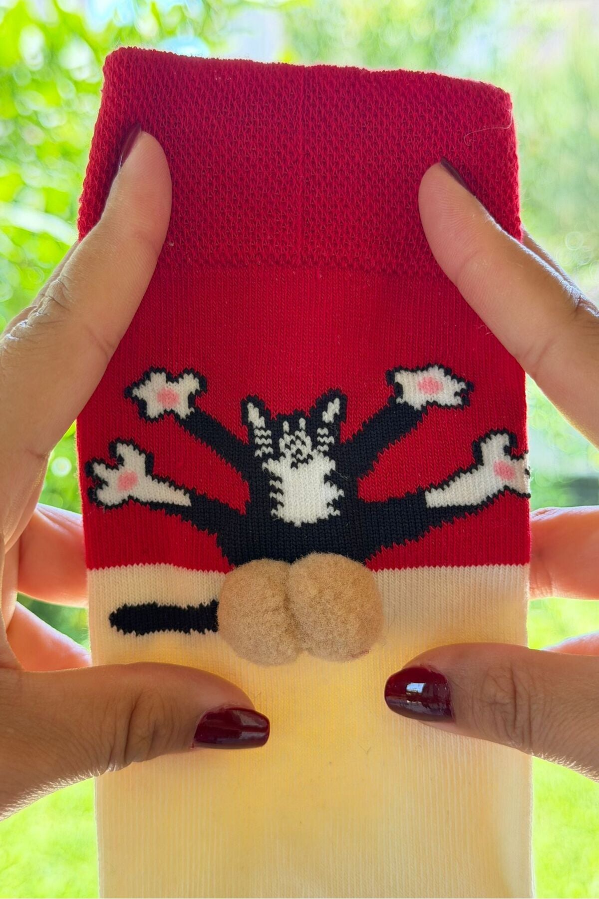 Unisex Kırmızı Krem Renk Bloklu Kedi Desenli Ponpon Soket Çorap