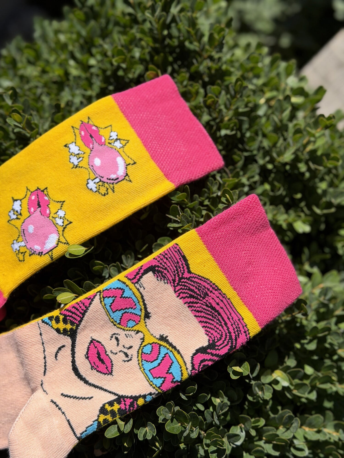 Unisex Sağlı Sollu Pop Art Sakız Balonlu Kız Desenli Soket Çorap - görsel 4