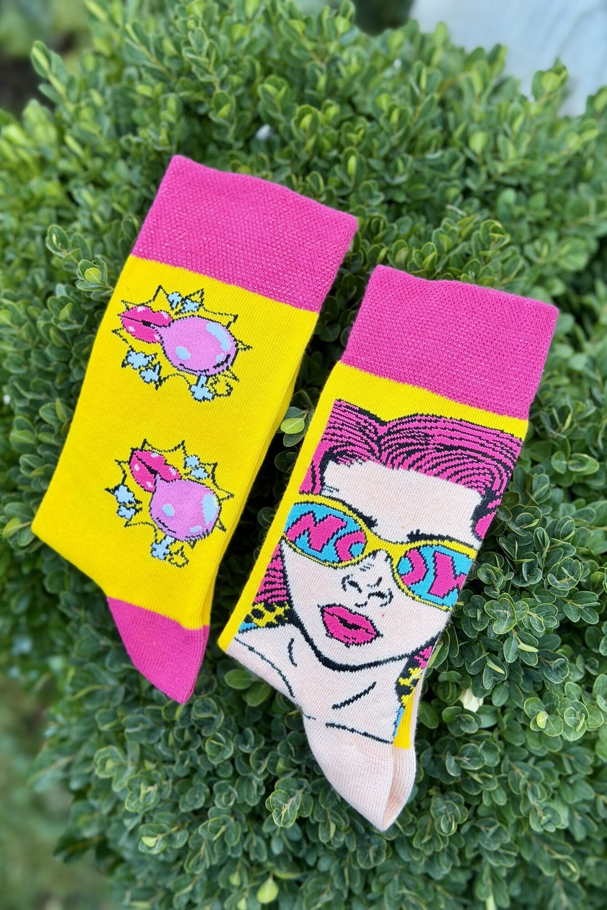 Unisex Sağlı Sollu Pop Art Sakız Balonlu Kız Desenli Soket Çorap - görsel 7